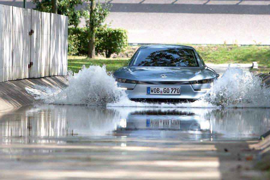  Volkswagen XL1 2013 года  (фото 14 из 78)